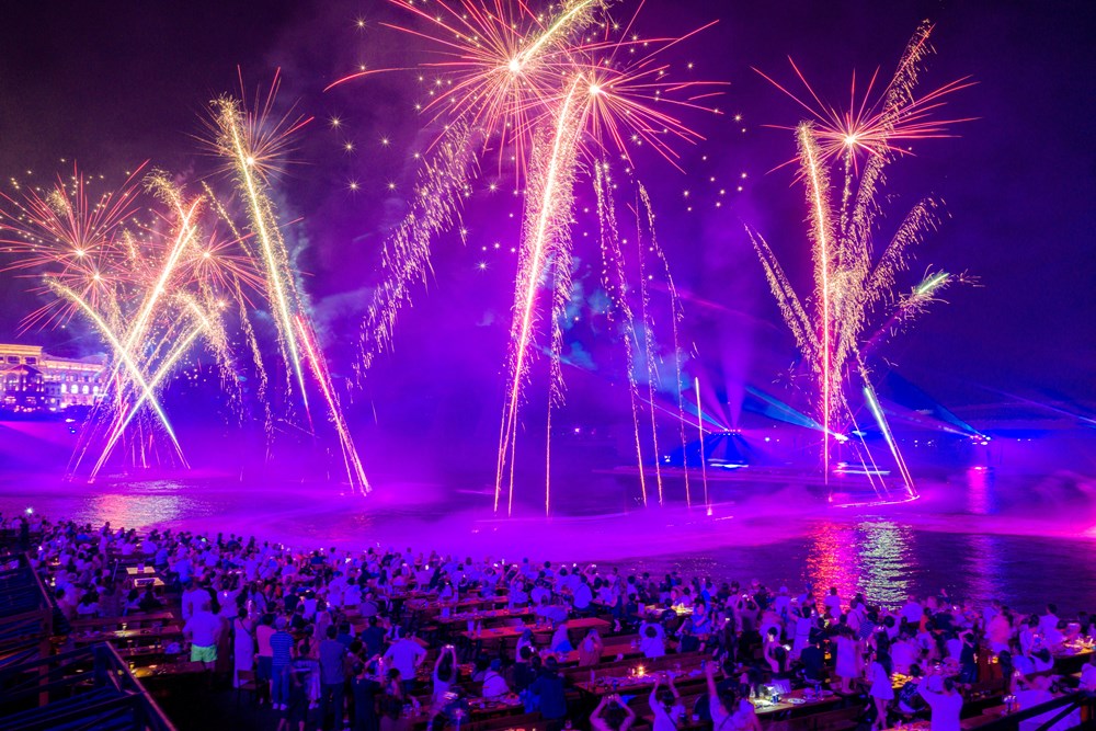 Cửa ngõ hàng không đảo Ngọc đạt đỉnh với 93 chuyến bay, bùng nổ du khách, tấp nập khách quốc tế dịp Tết Nguyên đán - ảnh 2