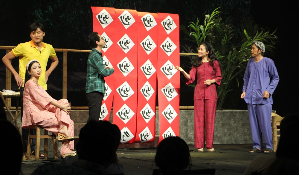 Sức bật mùa Tết và áp lực phía sau ánh đèn - ảnh 1