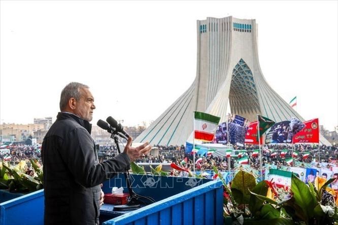 Iran công bố 3 thành viên Hội đồng lãnh đạo lâm thời - ảnh 1