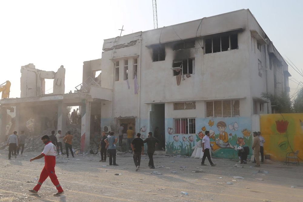 Iran chấn động sau báo cáo hơn 100 trẻ em thiệt mạng trong vụ không kích trường nữ sinh - ảnh 2