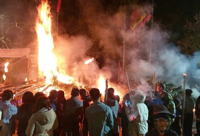 Lửa thiêng đình liêu và khát vọng mùa mới - ảnh 2