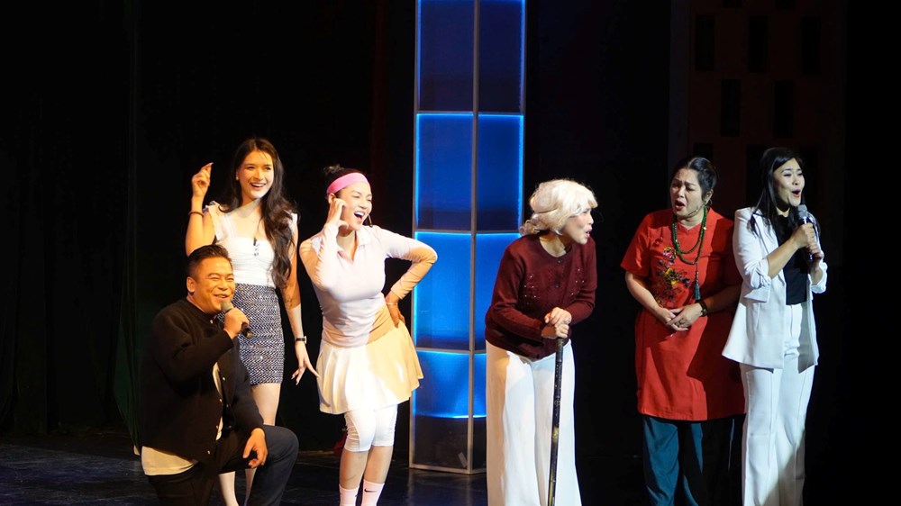  Rực rỡ sắc xuân trên sân khấu phía Bắc - ảnh 1