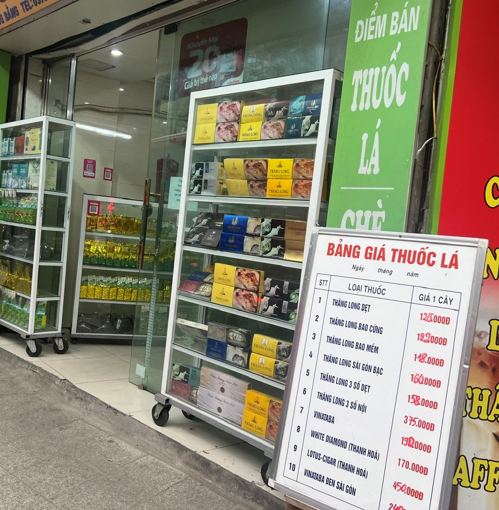 Vì sao cần cấm trưng bày thuốc lá tại điểm bán? - ảnh 1