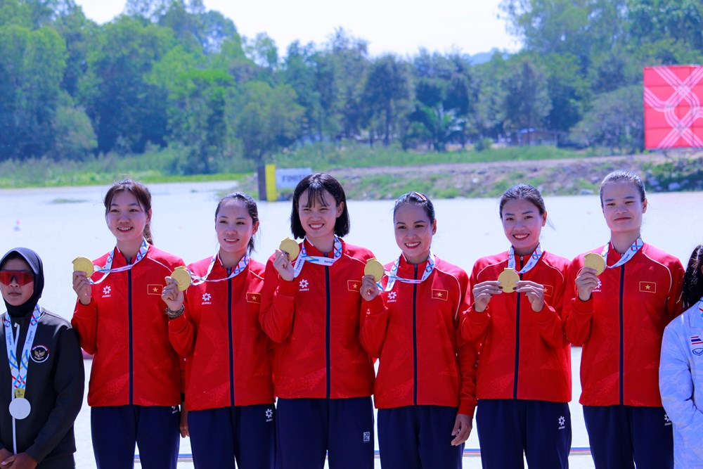  Hoa xương rồng trên cát - ảnh 1