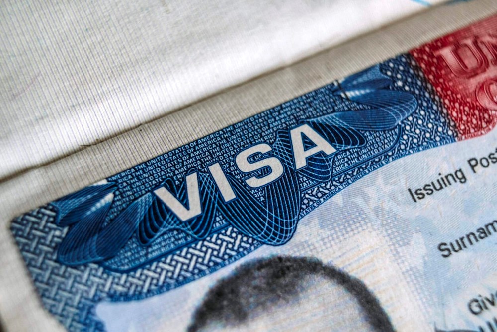 Mỹ yêu cầu công dân 50 quốc gia nộp bảo lãnh 15.000 USD khi xin visa - ảnh 1