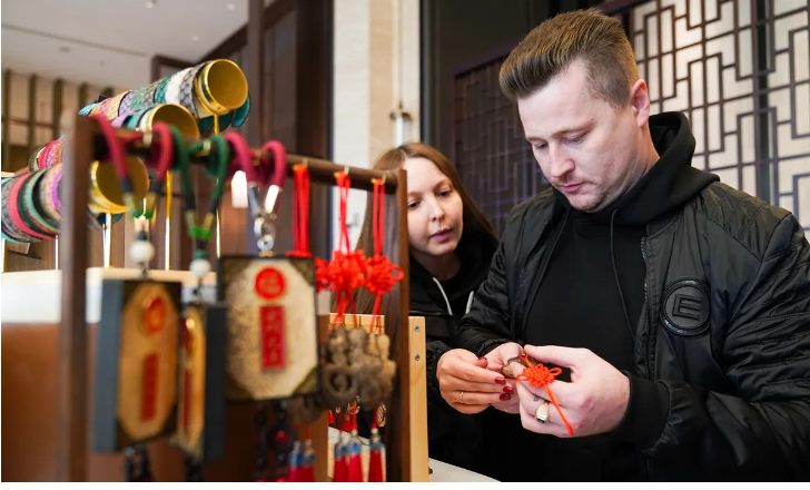 “Cú hích” mạnh mẽ - ảnh 1