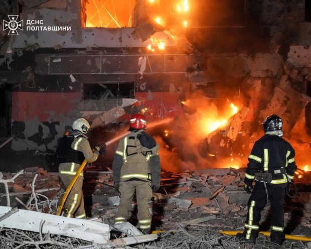 Nga phóng gần 1.000 UAV, Ukraine hứng một trong những đợt không kích lớn nhất - ảnh 1