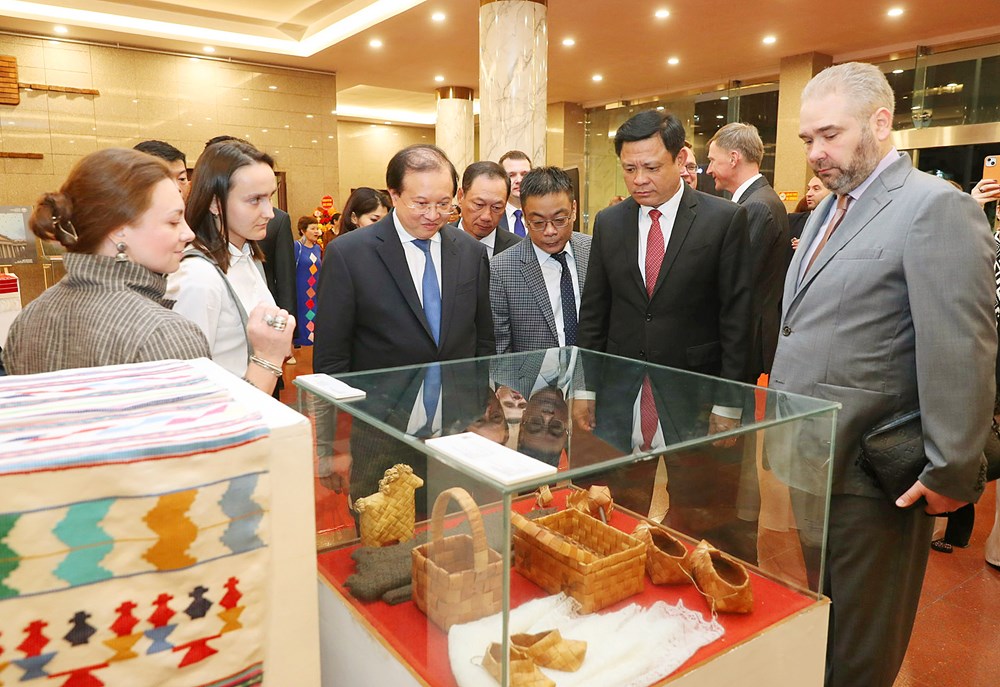 Thắt chặt tình hữu nghị thủy chung Việt - Nga - ảnh 1