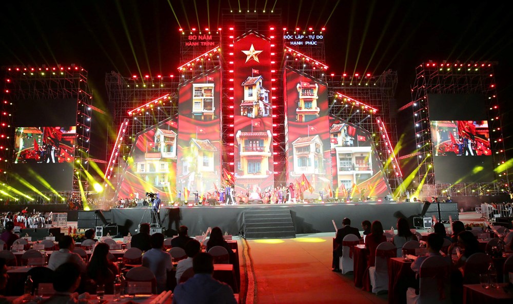 Để các ngành công nghiệp văn hóa đạt mục tiêu 7% GDP - ảnh 1