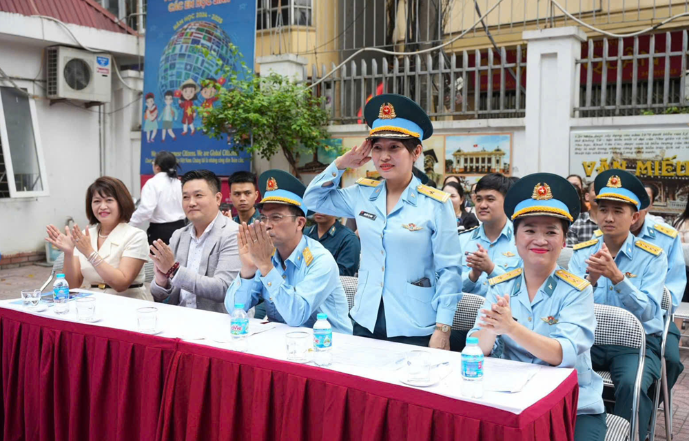 Một ngày làm “chiến sĩ nhỏ” - ảnh 2