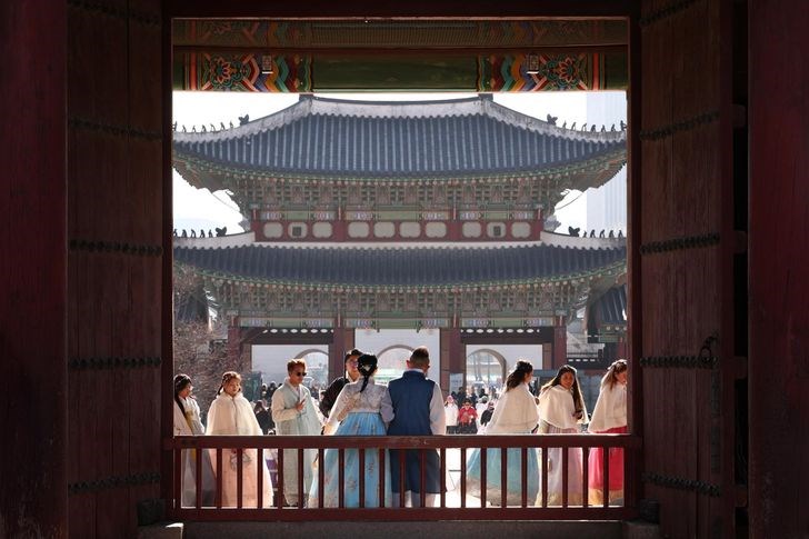 Cung điện hoàng gia Seoul mở loạt trải nghiệm di sản dành cho du khách quốc tế - ảnh 1