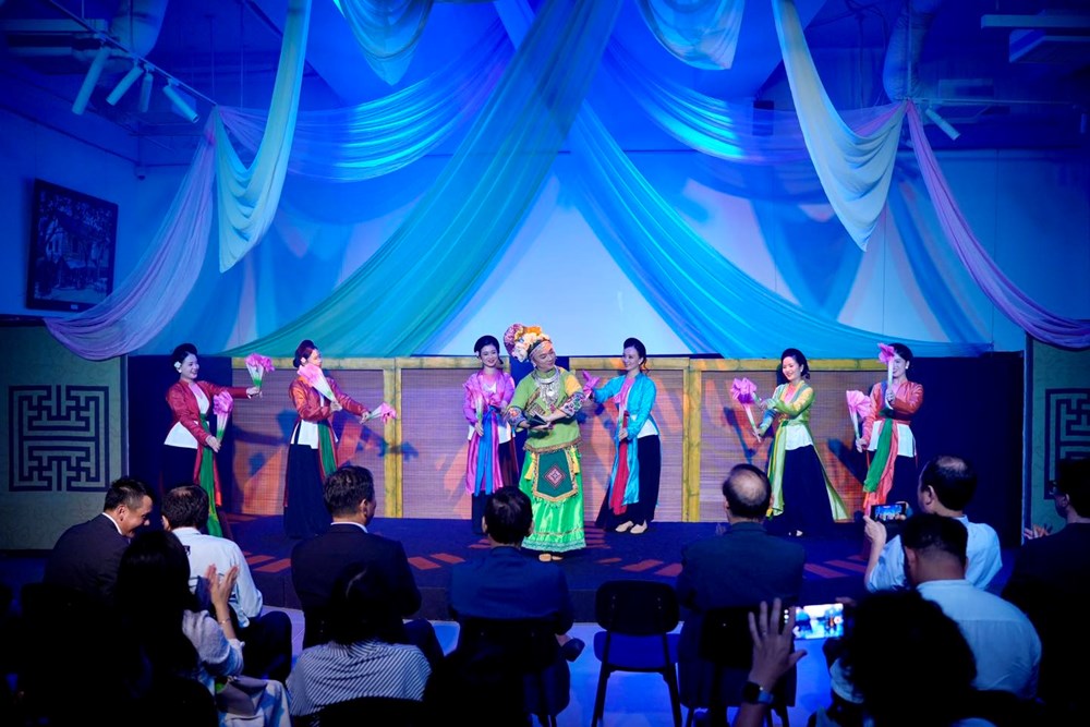 Nghệ thuật truyền thống “đánh thức” không gian công cộng - ảnh 1