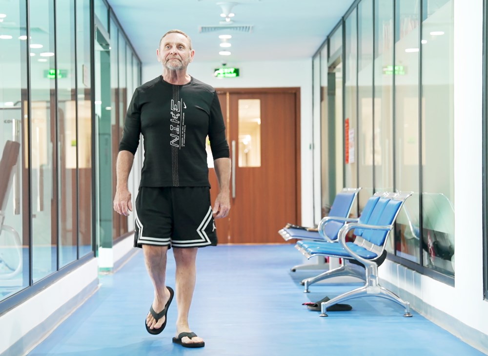 Vinmec phối hợp hai đỉnh cao công nghệ y học, nâng tầm phẫu thuật thay khớp tại Việt Nam - ảnh 4