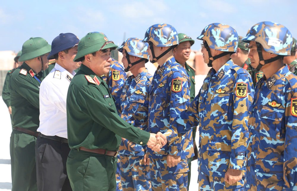 Hành trình Trường Sa: “Đem ra tình cảm, đem về niềm tin” - ảnh 1