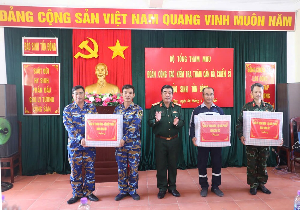 Hành trình Trường Sa: “Đem ra tình cảm, đem về niềm tin” - ảnh 2