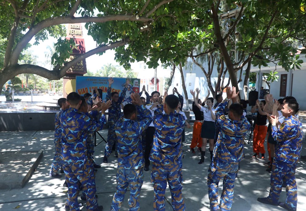 Hành trình Trường Sa: “Đem ra tình cảm, đem về niềm tin” - ảnh 3