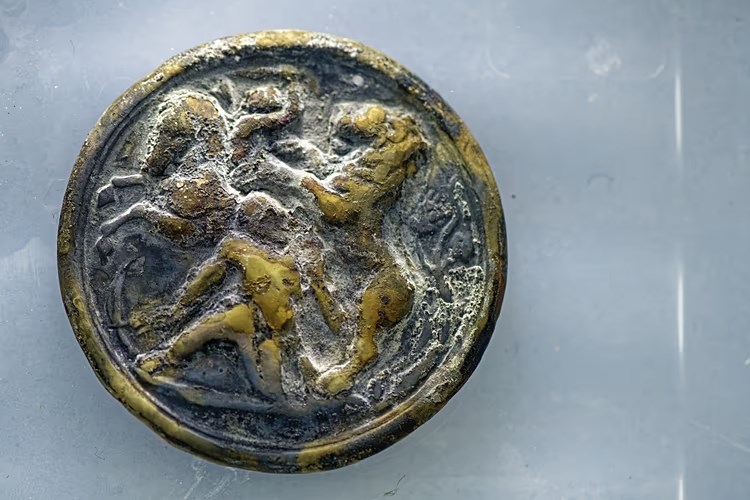 Thụy Sĩ: Kho báu La Mã hơn 1.000 hiện vật lộ diện dưới đáy hồ - ảnh 3