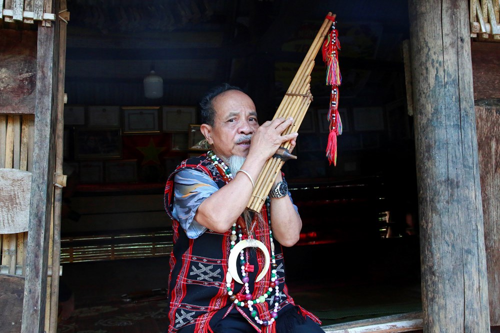   “Kho tri thức sống” của buôn làng Cơ Tu - ảnh 1