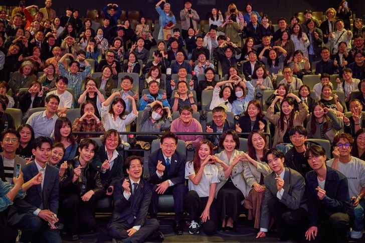 Tổng thống Hàn Quốc Lee Jae Myung dùng văn hóa để kết nối với công chúng - ảnh 2