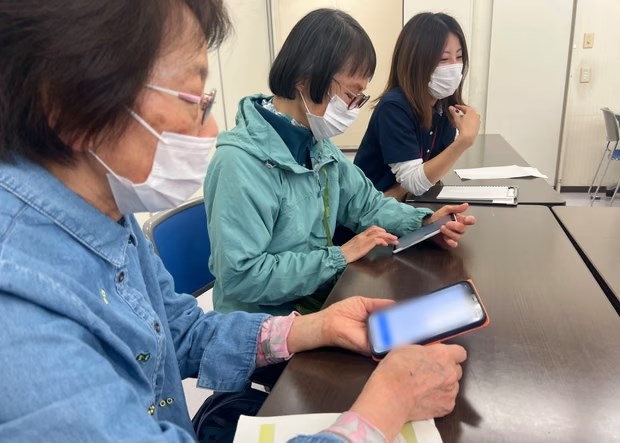 Khi người già Nhật Bản bước vào “thế giới số” - ảnh 2