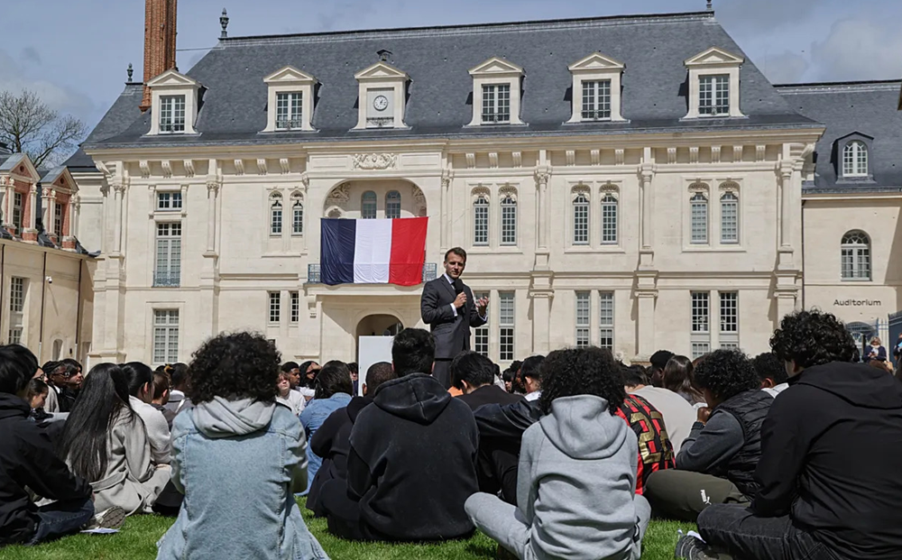 Tổng thống Pháp đề xuất “Ngày không thiết bị điện tử” cho học sinh - ảnh 1