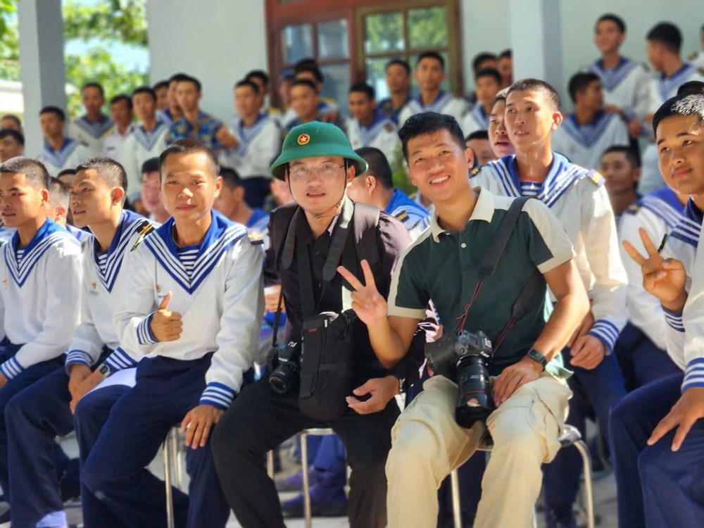 Ra Trường Sa mang theo cả bóng hình Tổ quốc - ảnh 1