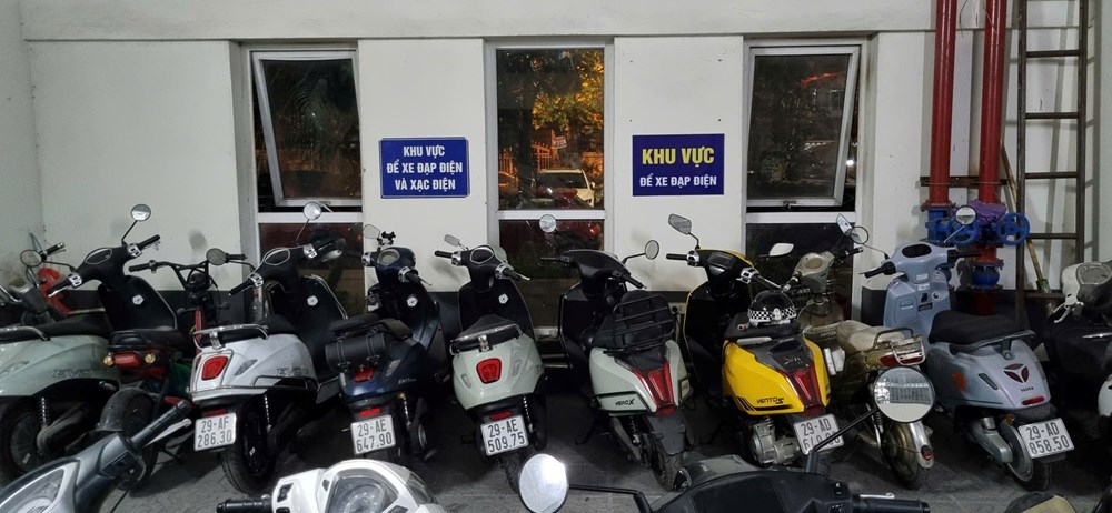  Cần sớm có quy định “cứng” về sạc pin xe điện ở chung cư - ảnh 1