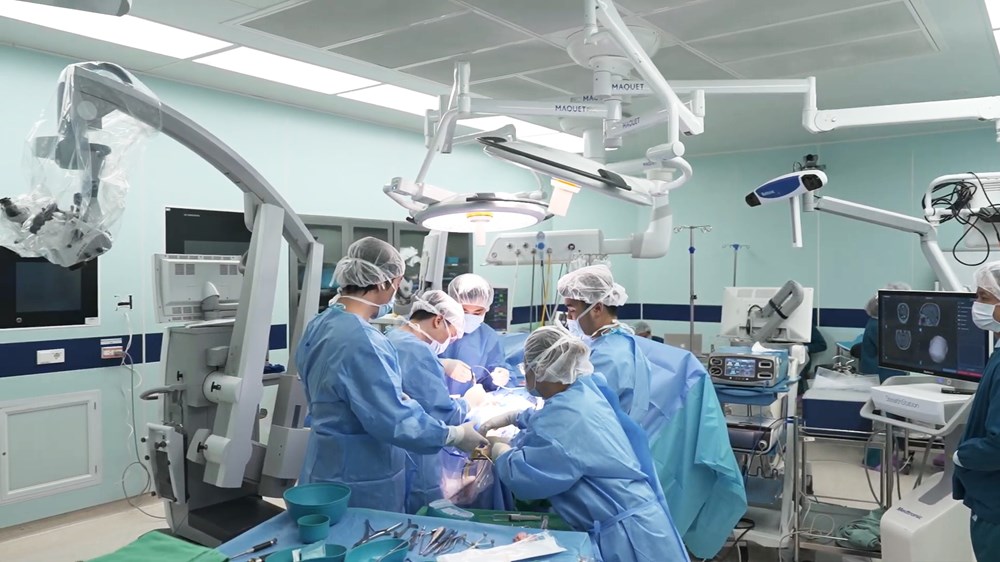 Chấm dứt 17 năm động kinh kháng trị nhờ phẫu thuật đặt điện cực vỏ não tại Vinmec - ảnh 1