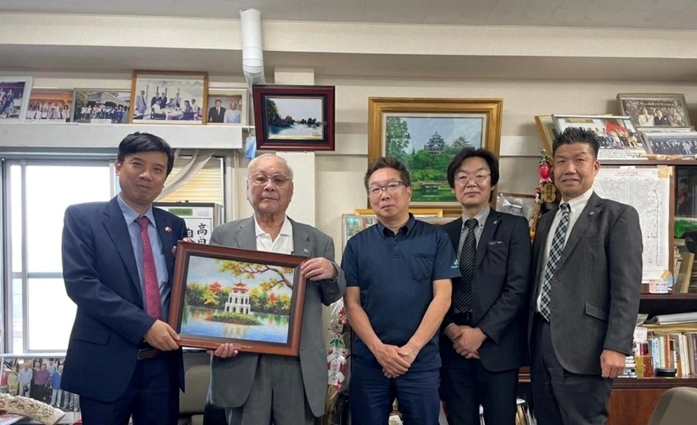 Tổng lãnh sự Việt Nam tại Osaka Nguyễn Trường Sơn chào xã giao các đối tác Nhật Bản nhân dịp nhận nhiệm vụ công tác - ảnh 5