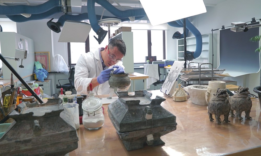 Hành trình phục chế hơn 1.000 cổ vật của một nghệ nhân Trung Quốc - ảnh 1