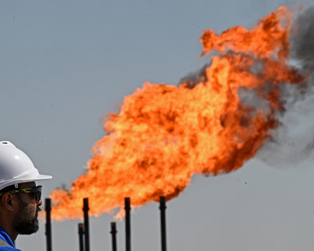 Giá dầu thế giới tăng sốc, vượt ngưỡng 126 USD/thùng - ảnh 1