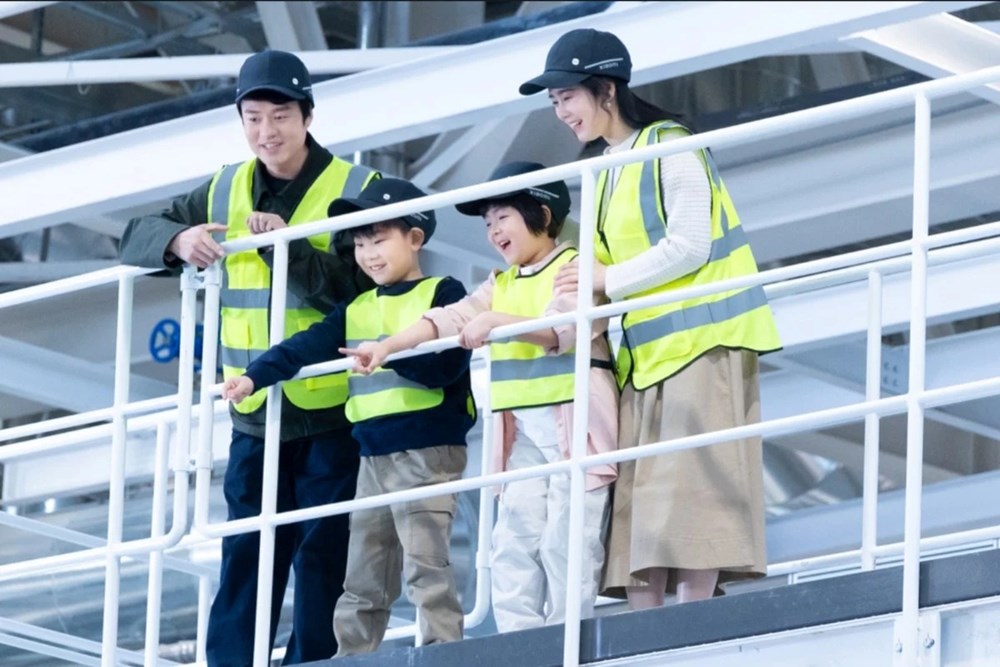Du lịch công nghiệp bùng nổ, trẻ em Trung Quốc lớn lên cùng công nghệ - ảnh 1