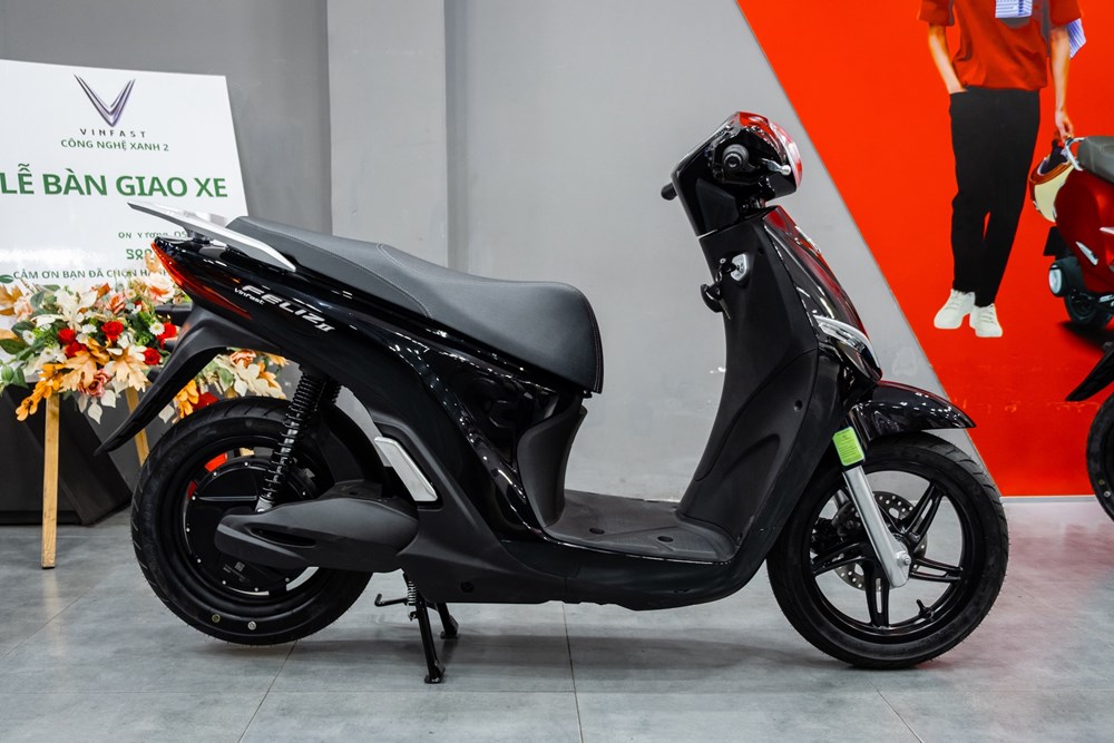 Đổi pin 1 phút, sạc miễn phí khắp nơi: Lý do người dùng ngày càng chuộng xe máy điện VinFast - ảnh 1