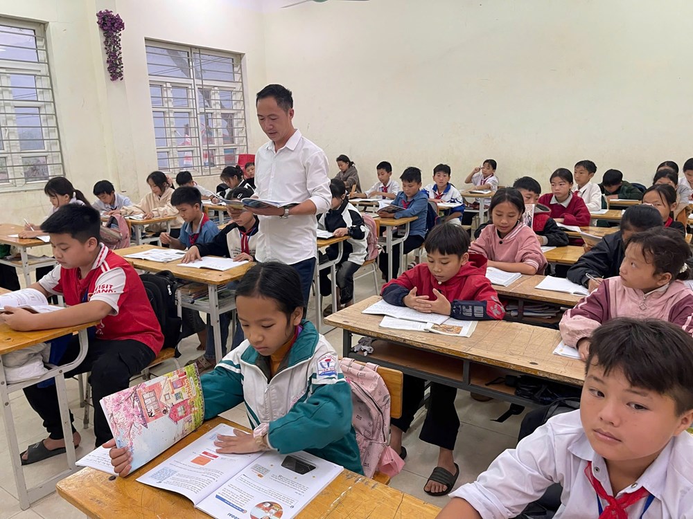  Gieo chữ nơi mây phủ - ảnh 1