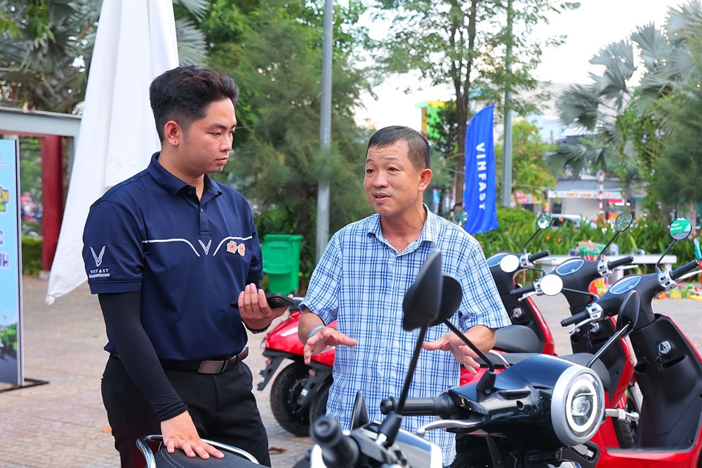 Sự kiện “Đổi xăng lấy điện”: Evo Lite hút khách nhờ không cần bằng lái, đổi pin chỉ trong 1 phút - ảnh 4