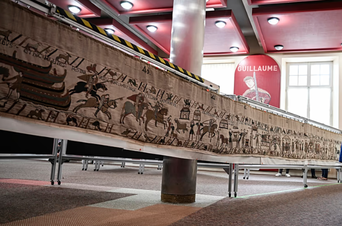 Tấm thảm Bayeux lần đầu được trưng bày toàn bộ tại London - ảnh 1