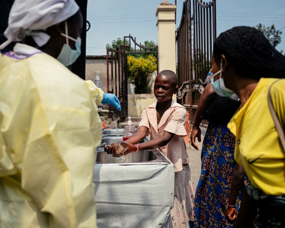 WHO: Vaccine chống chủng Ebola mới có thể mất tới 9 tháng phát triển - ảnh 1