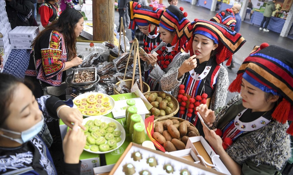 Những ngôi làng vùng núi Trung Quốc hồi sinh nhờ du lịch - ảnh 2
