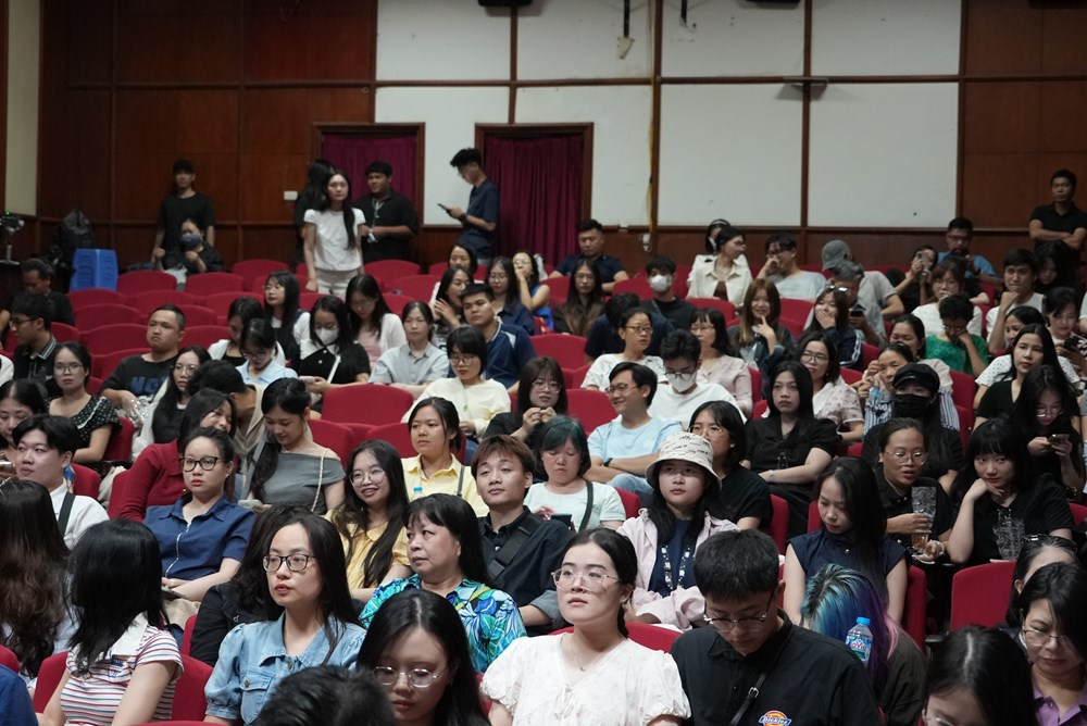 Lịch sử cần một cách kể mới - ảnh 1