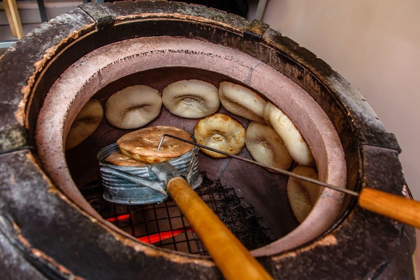 Bánh mì và những câu chuyện về bản sắc Uzbekistan - ảnh 1