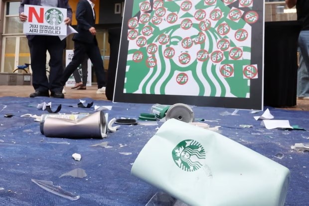 Starbucks Hàn Quốc đóng cửa hơn 2.000 cửa hàng để học lịch sử sau bê bối quảng cáo - ảnh 1