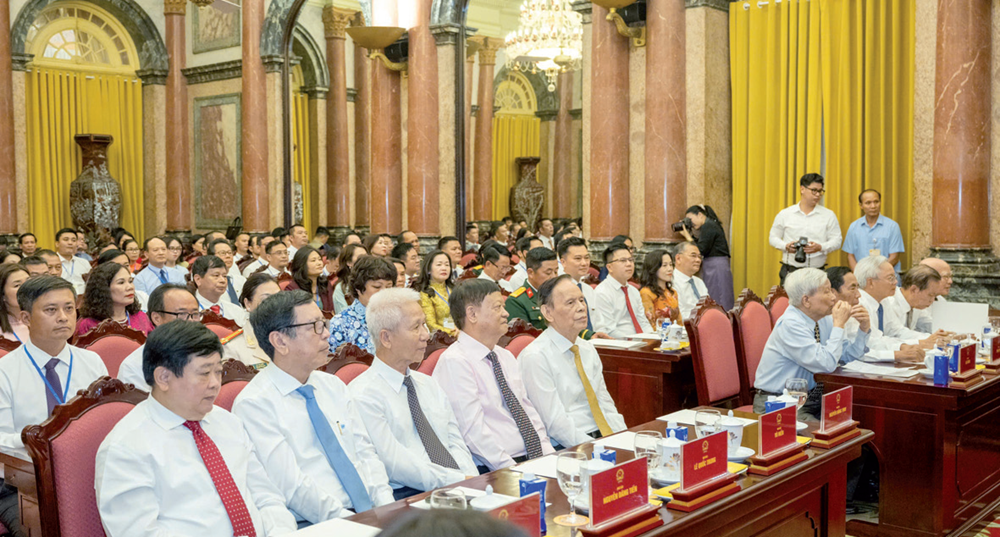 Báo chí phải góp phần bồi đắp văn hóa và khát vọng phát triển - ảnh 4