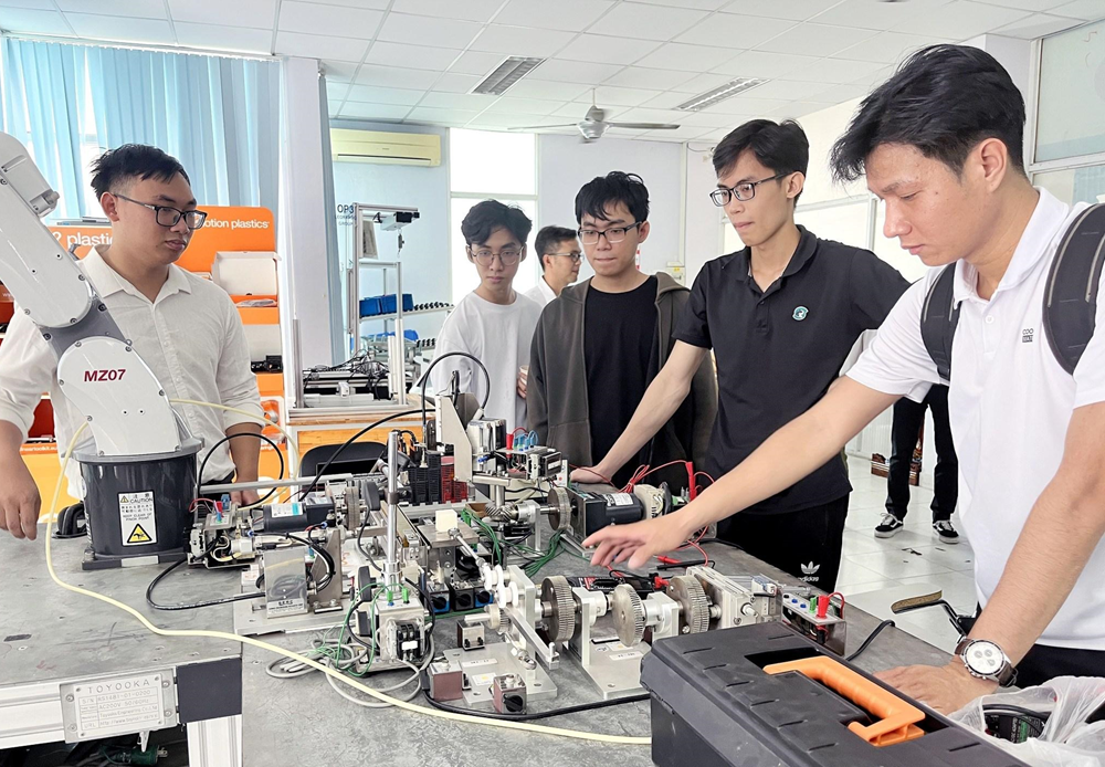 Bài 2 - Gỡ điểm nghẽn đào tạo nhân lực công nghệ cao - ảnh 1
