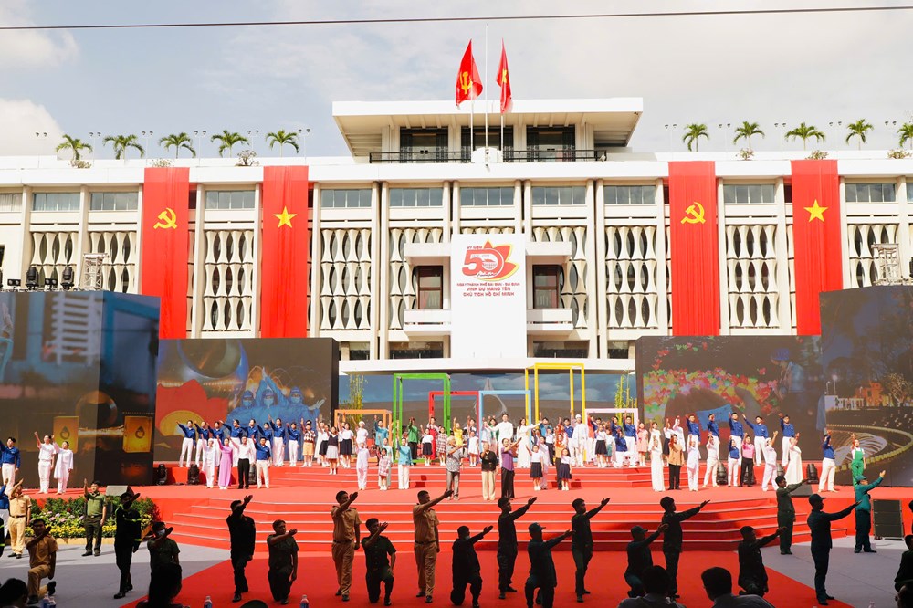Nghệ sĩ khơi dậy khát vọng phát triển TP.HCM - ảnh 1