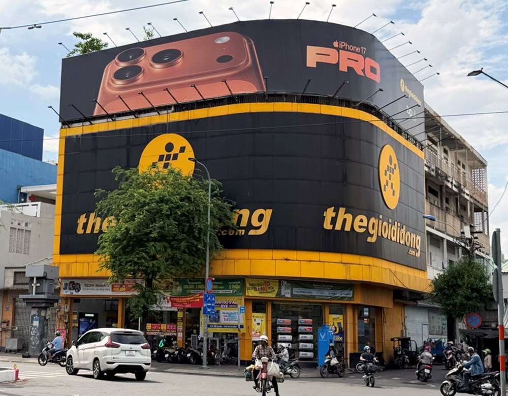 Quảng cáo sai phạm vẫn ngang nhiên tồn tại ở TP.HCM - ảnh 1
