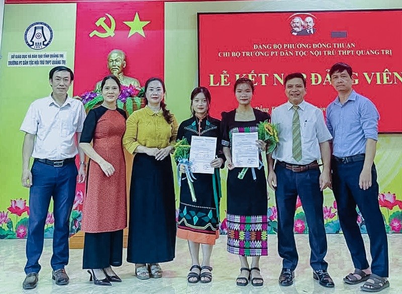 Bài 1 - Gieo từ tuổi mười tám - ảnh 1