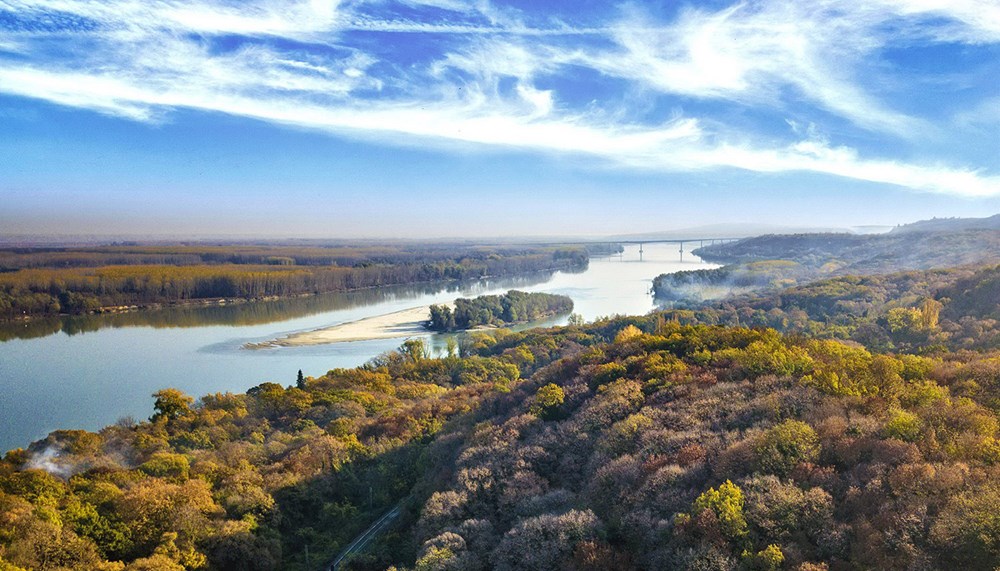 Trục vớt hàng loạt tàu chiến Đức Quốc xã bị đánh chìm trên sông Danube - ảnh 1