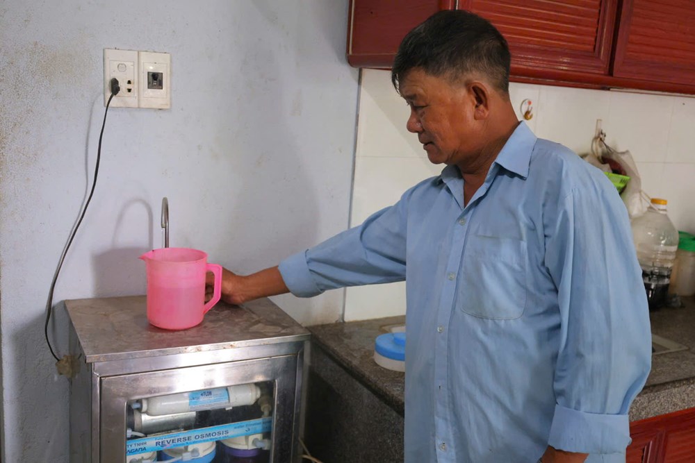 Hàng trăm hộ dân “gánh” thêm chi phí vì nước nhiễm phèn - ảnh 4