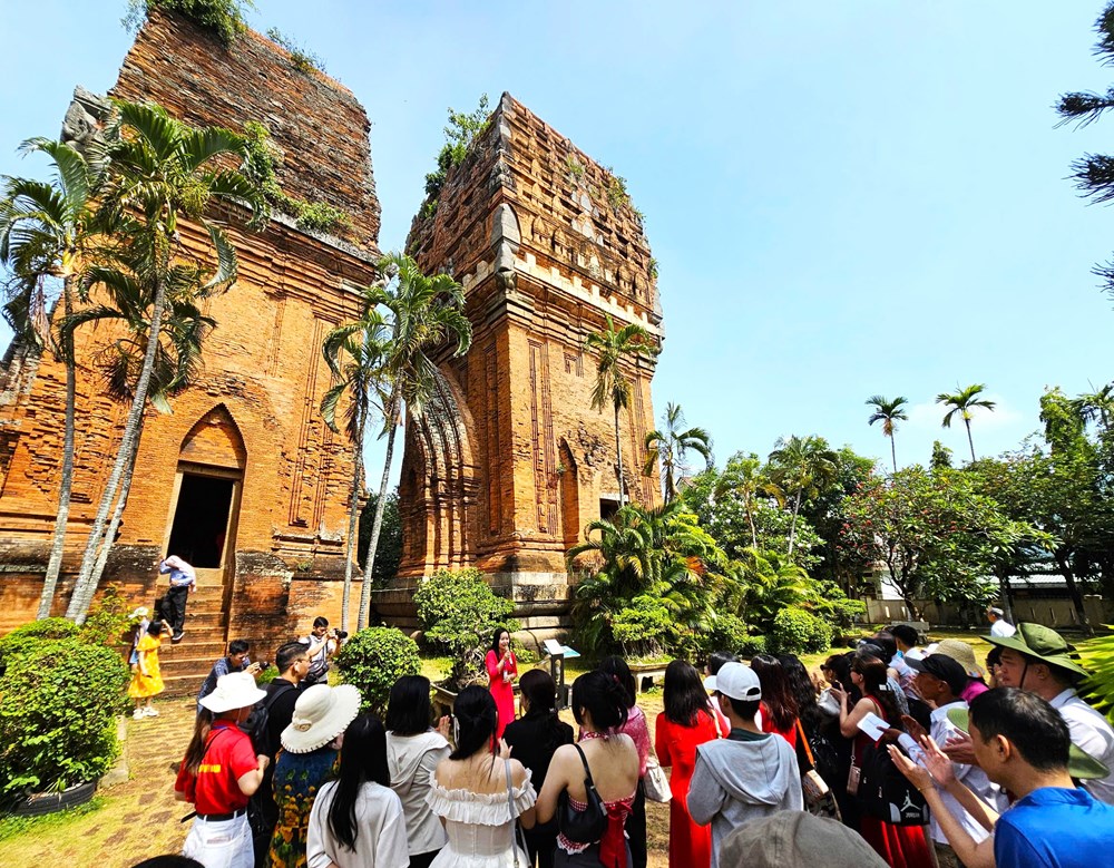 Đến với “Đô thị du lịch sạch ASEAN” - ảnh 2