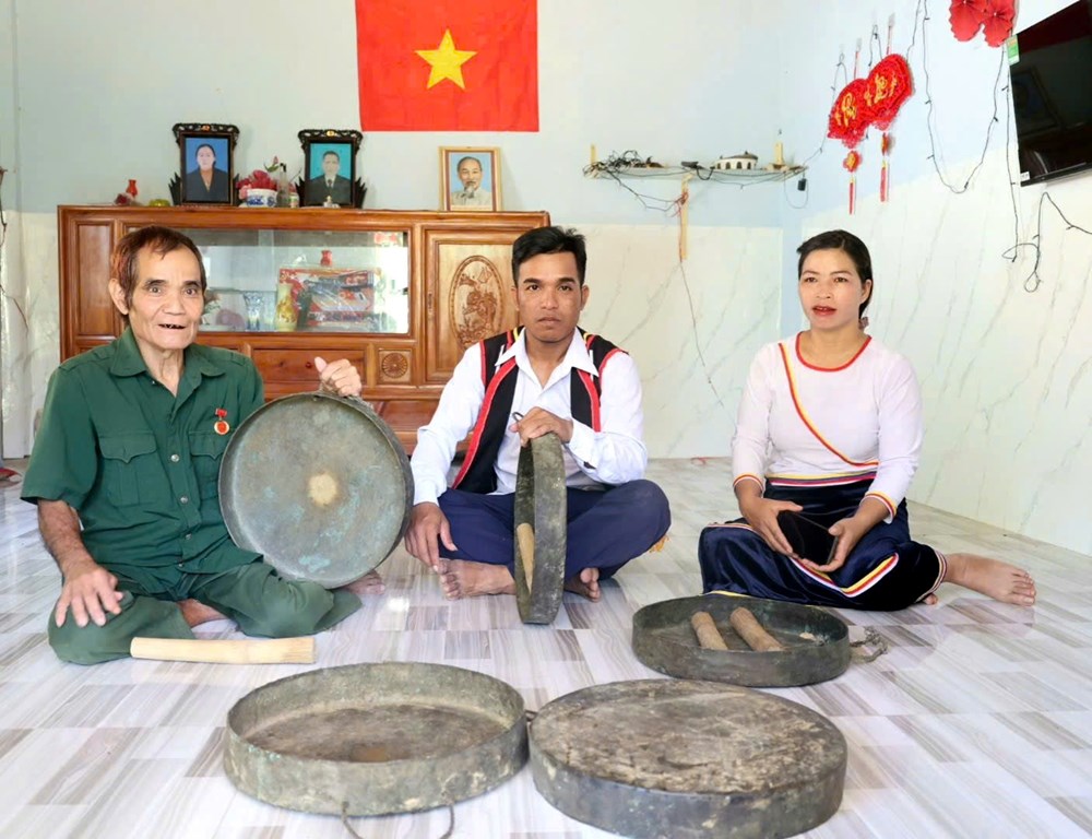  Người đảng viên mang họ Hồ, giữ hồn văn hóa Co - ảnh 2